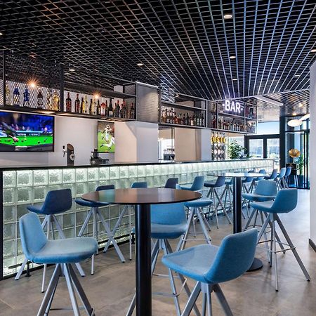 Ibis Tbilisi Airport Hotel Екстериор снимка