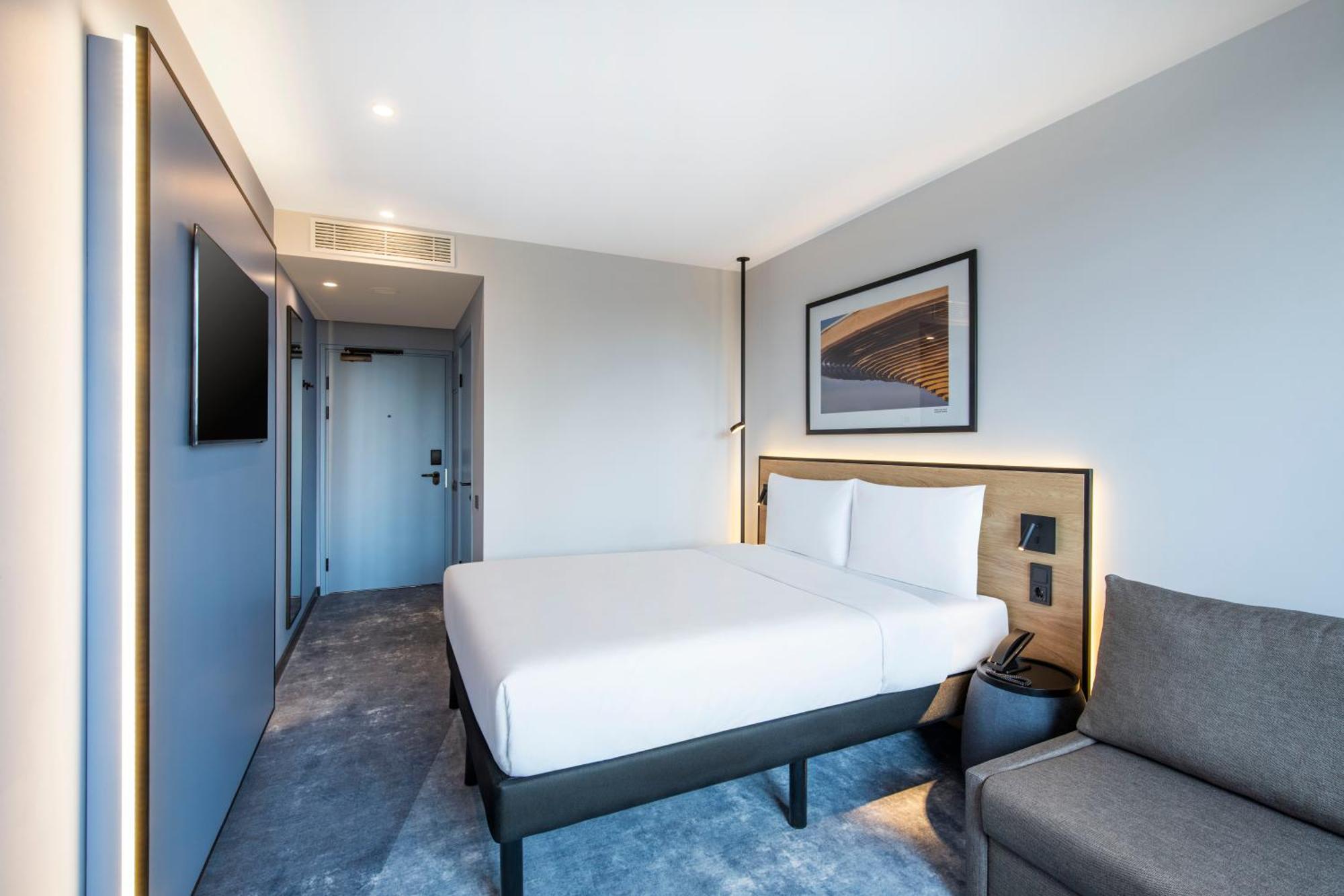 Ibis Tbilisi Airport Hotel Екстериор снимка