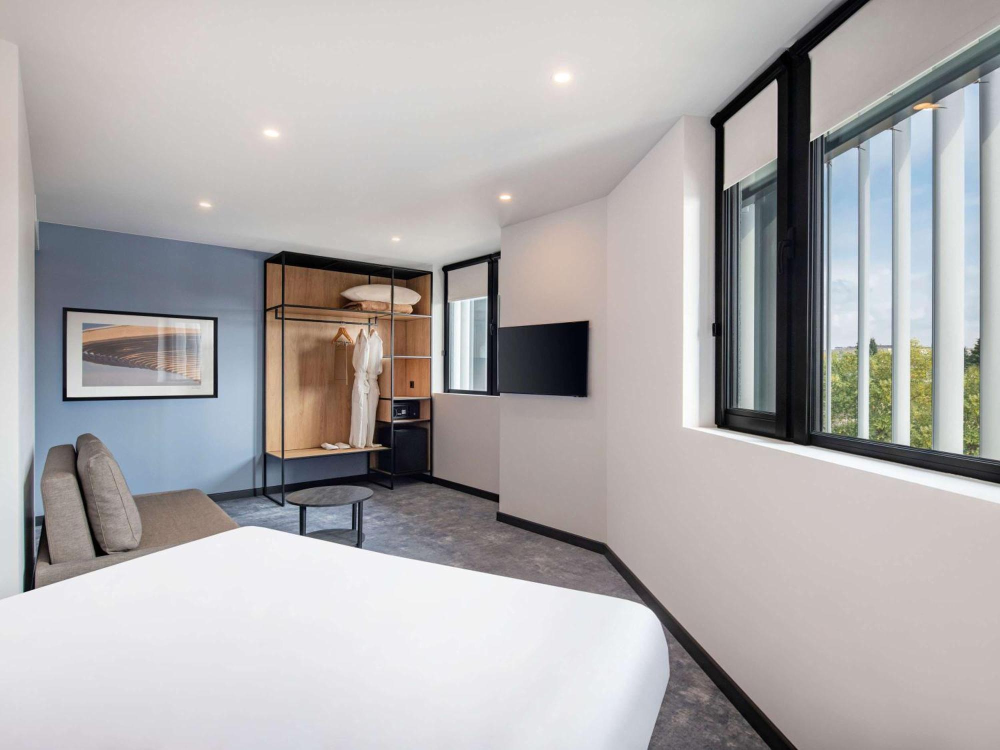 Ibis Tbilisi Airport Hotel Екстериор снимка