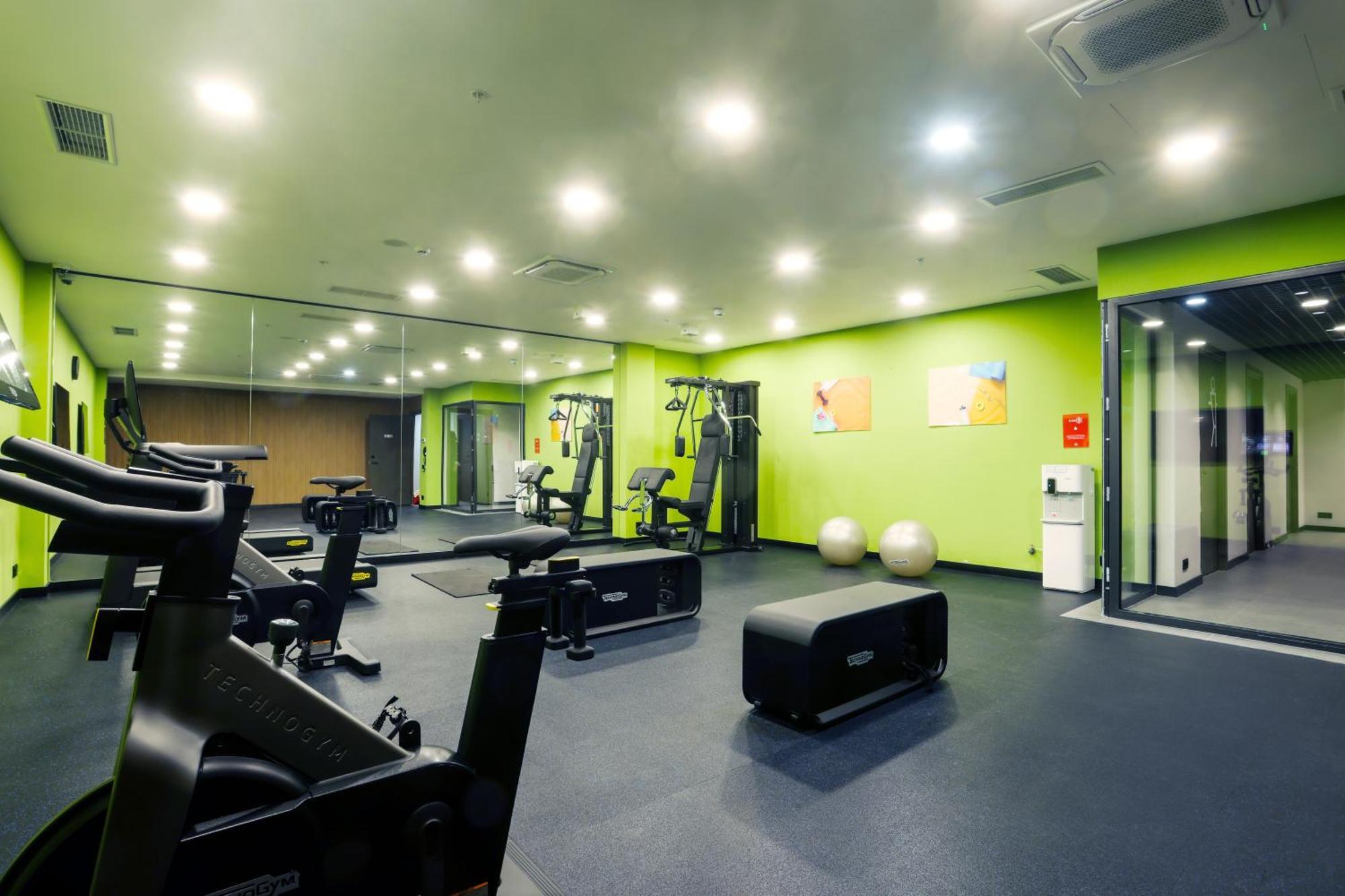 Ibis Tbilisi Airport Hotel Екстериор снимка