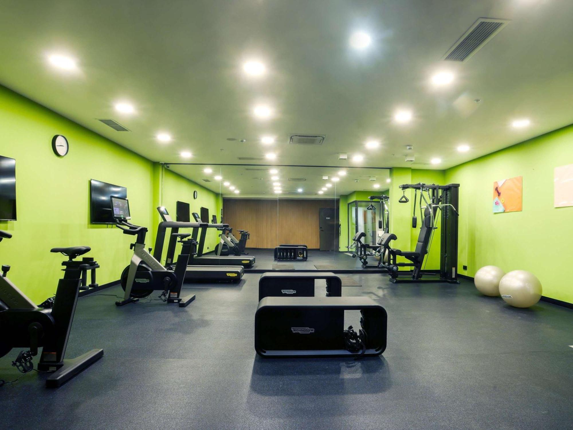 Ibis Tbilisi Airport Hotel Екстериор снимка